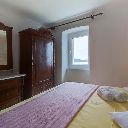 بيت للعطل Sea View House Rukonic